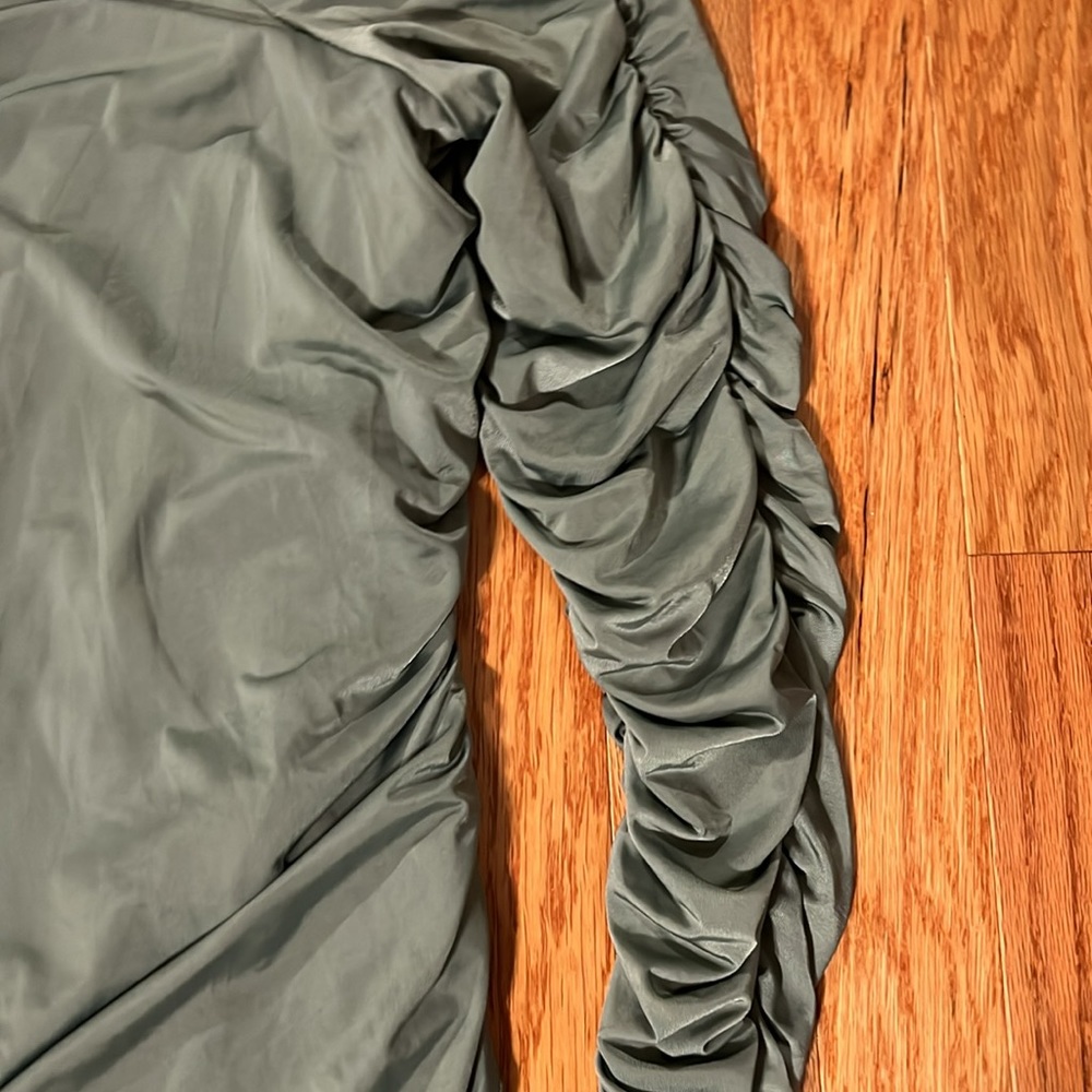 Medium Top - Picture 3 of 3